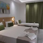アパートホテル Loutsiana Deluxe Apts 3*