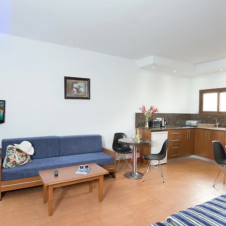 Loutsiana Deluxe Apts Ξενοδοχείο με διαμερίσματα