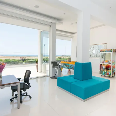 Loutsiana Deluxe Apts 3*