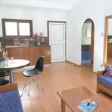 Aparthotel Loutsiana Deluxe Apts 3*