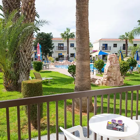 Loutsiana Deluxe Apts 3*