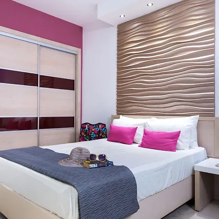 Lägenhetshotell Loutsiana Deluxe Apts 3*