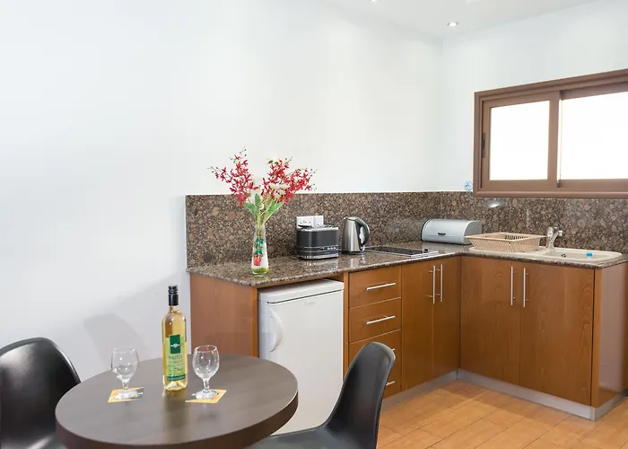 Loutsiana Deluxe Apts 3*