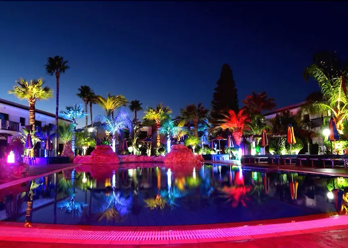 Lägenhetshotell Loutsiana Deluxe Apts 3*