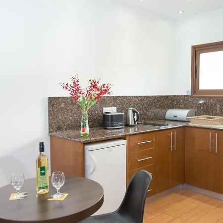 Loutsiana Deluxe Apts 3*