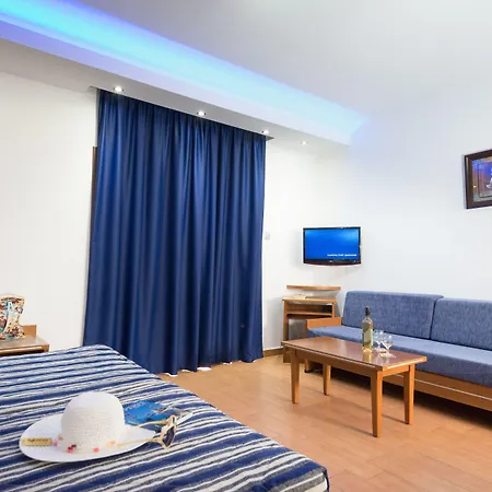 Loutsiana Deluxe Apts 公寓式酒店