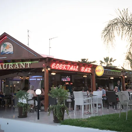 公寓式酒店 Loutsiana Deluxe Apts 3*