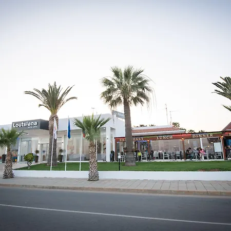 Loutsiana Deluxe Apts 公寓式酒店 3*