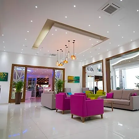Loutsiana Deluxe Apts 3*