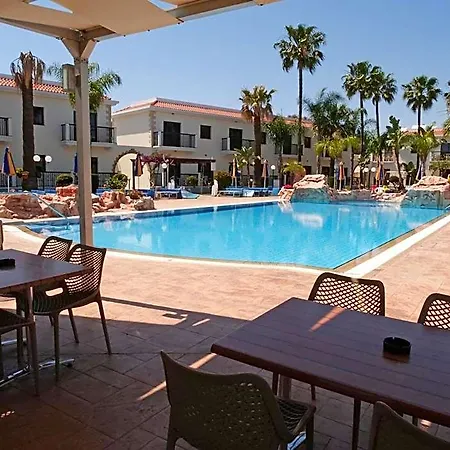Aparthotel Loutsiana Deluxe Apts Ayia Napa