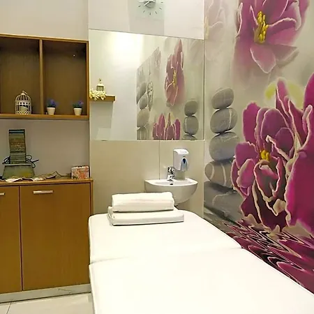 Aparthotel Loutsiana Deluxe Apts 3*