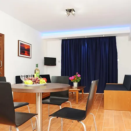 Loutsiana Deluxe Apts Aparthotel