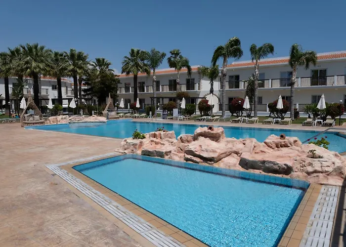 Loutsiana Deluxe Apts 3*