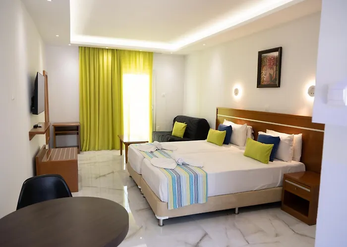 Loutsiana Deluxe Apts 3*