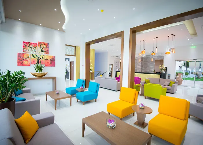 Loutsiana Deluxe Apts 3*