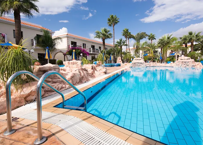 Loutsiana Deluxe Apts アパートホテル