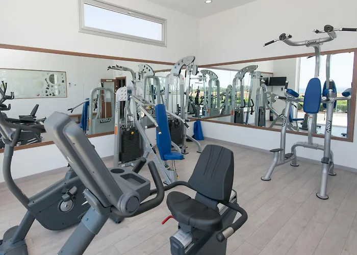 Loutsiana Deluxe Apts アヤナパ