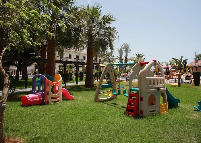 Loutsiana Deluxe Apts 3* アヤナパ