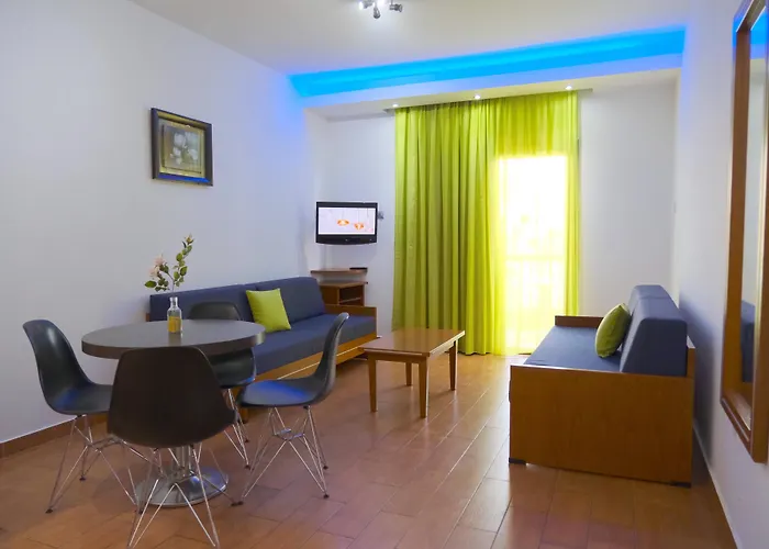 Lägenhetshotell Loutsiana Deluxe Apts Ayia Napa