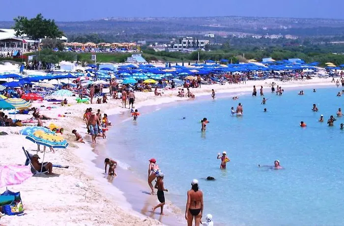 Loutsiana Deluxe Apts アパートホテル