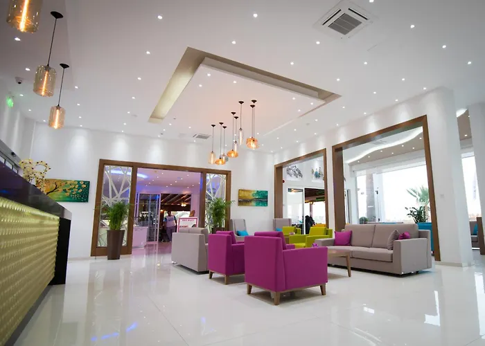 アパートホテル Loutsiana Deluxe Apts