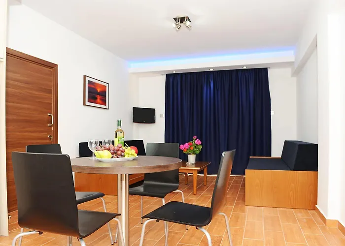 Loutsiana Deluxe Apts Lägenhetshotell