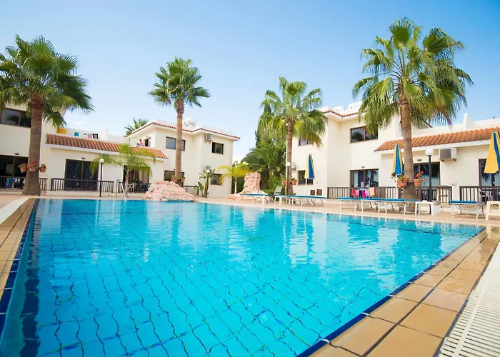 Loutsiana Deluxe Apts アパートホテル 3*