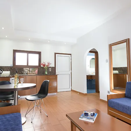 Loutsiana Deluxe Apts 3* Aya Napa